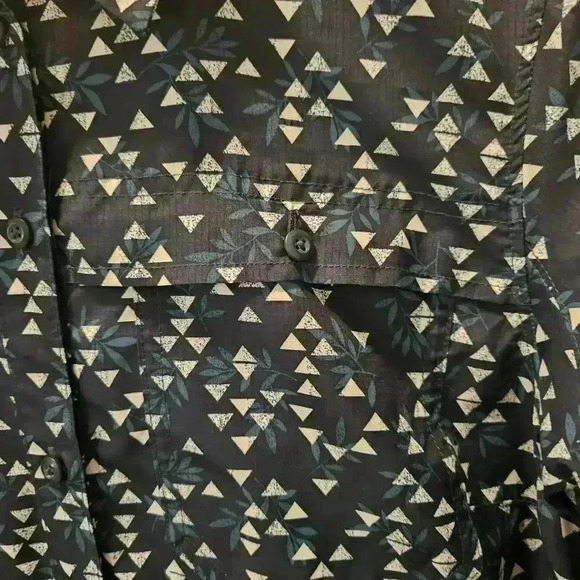 Duluth Trading Co. Short Sleeve Shirt - Geometric Print - Picture 6 of 6